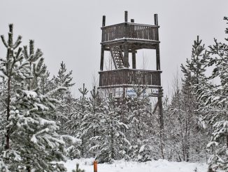 Rajavuoren torni talvisessa maisemassa. Kuva: Jouni Kannonlahti